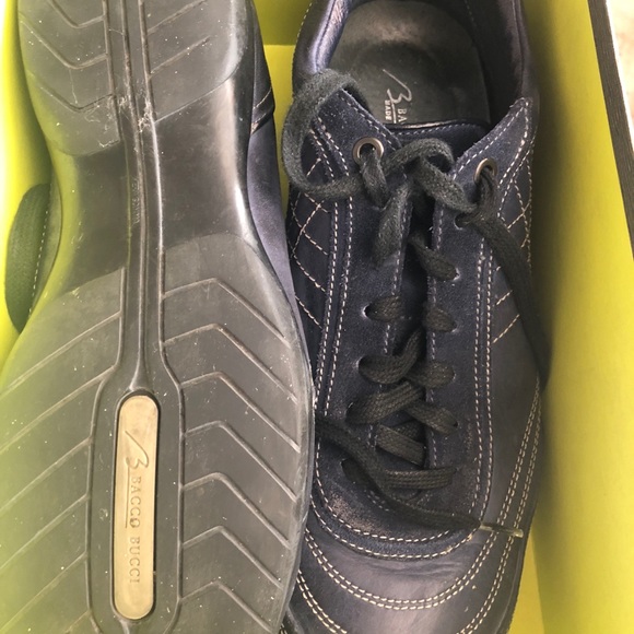 Men’s causal shoe; navy blue with white stitching. - Picture 3 of 4